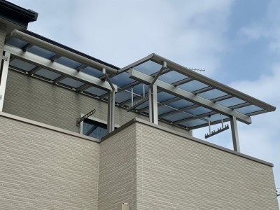 川越市小室　テラス屋根・屋外用物干しの設置(ウォールエクステリア)サムネイル