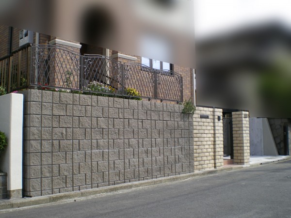 ブロック塀(型枠)フェンスの工事を川越市で施工しましたサムネイル